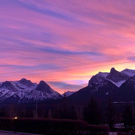 Beautiful Newly Reno 2Bdm 2 Bth Sleep Up To 6 Adults & Kids Mountain View Townhouse Suite Canmore Extérieur photo