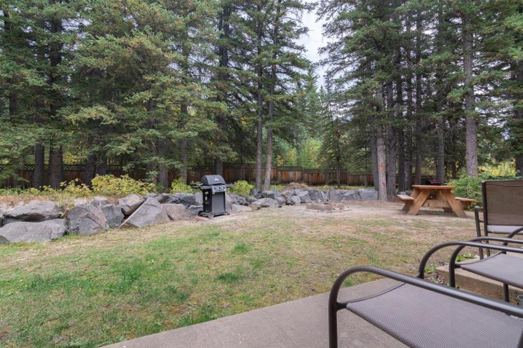 Beautiful Newly Reno 2Bdm 2 Bth Sleep Up To 6 Adults & Kids Mountain View Townhouse Suite Canmore Extérieur photo
