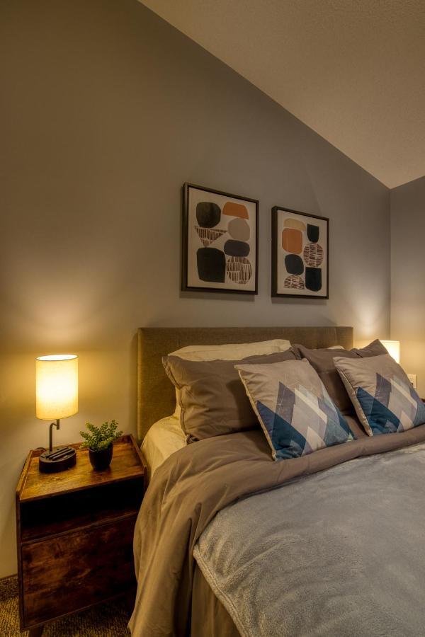 Beautiful Newly Reno 2Bdm 2 Bth Sleep Up To 6 Adults & Kids Mountain View Townhouse Suite Canmore Extérieur photo