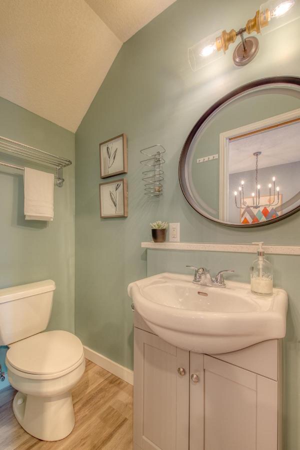 Beautiful Newly Reno 2Bdm 2 Bth Sleep Up To 6 Adults & Kids Mountain View Townhouse Suite Canmore Extérieur photo
