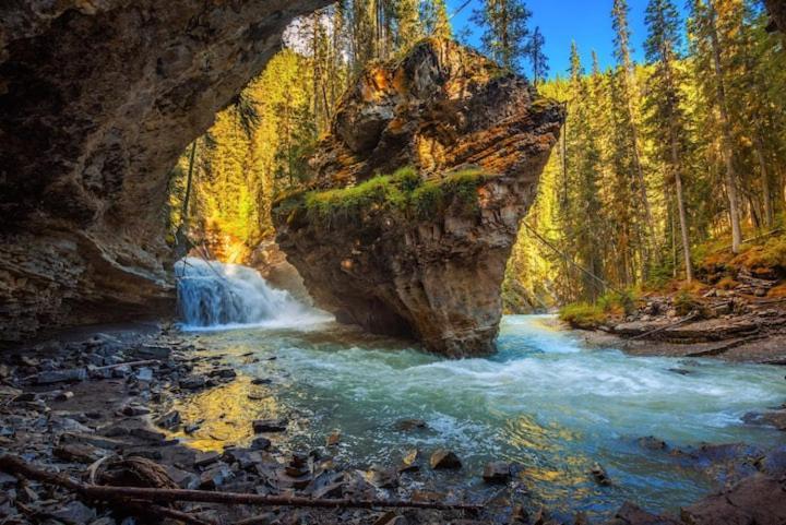Beautiful Newly Reno 2Bdm 2 Bth Sleep Up To 6 Adults & Kids Mountain View Townhouse Suite Canmore Extérieur photo