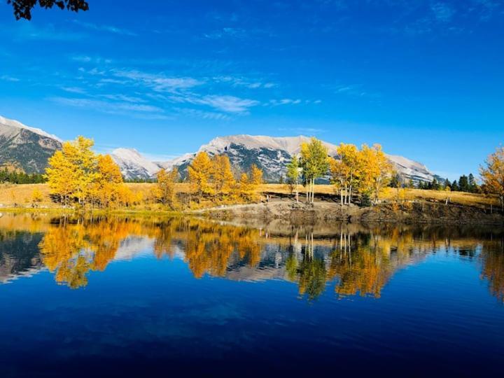 Beautiful Newly Reno 2Bdm 2 Bth Sleep Up To 6 Adults & Kids Mountain View Townhouse Suite Canmore Extérieur photo