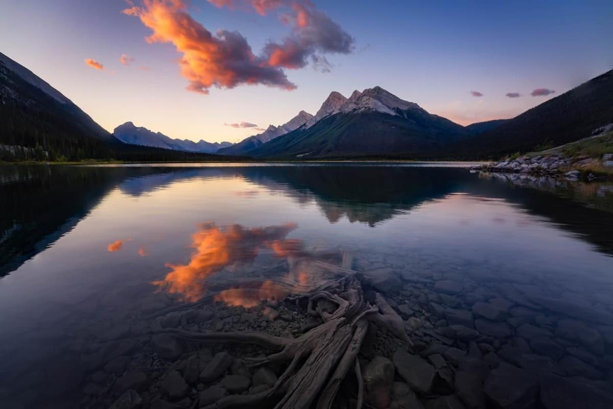 Beautiful Newly Reno 2Bdm 2 Bth Sleep Up To 6 Adults & Kids Mountain View Townhouse Suite Canmore Extérieur photo